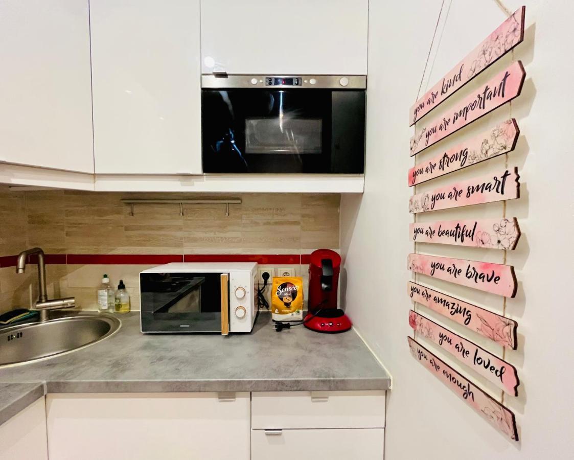 Dream Dwell Paris-Chic Flat In The Heart Of Marais Near Pompidou Centre Apartment Екстериор снимка